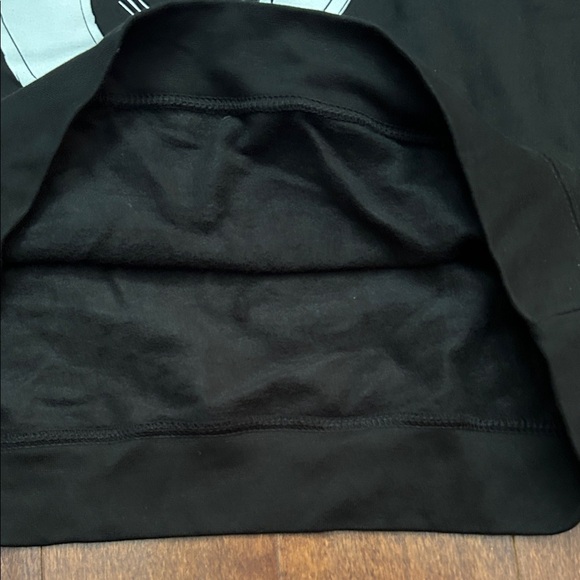 Jeffree Star Beauty Forever Black Graphic Crewneck Sweater, Size XL, NWOT - Picture 8 of 10